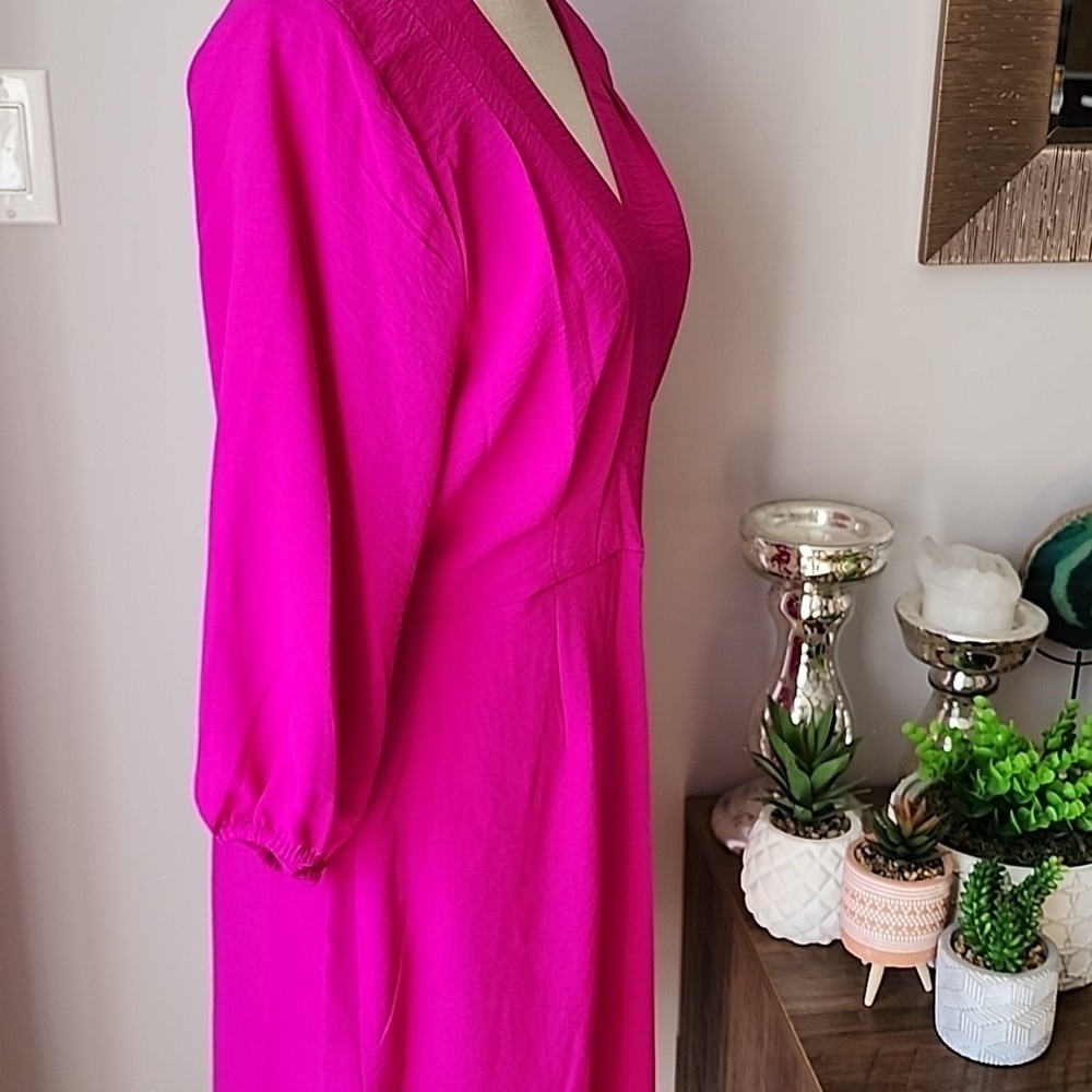 DKNY - Stunning Vibrant Magenta Dress​​​​​​​​​ - Picture 4 of 16